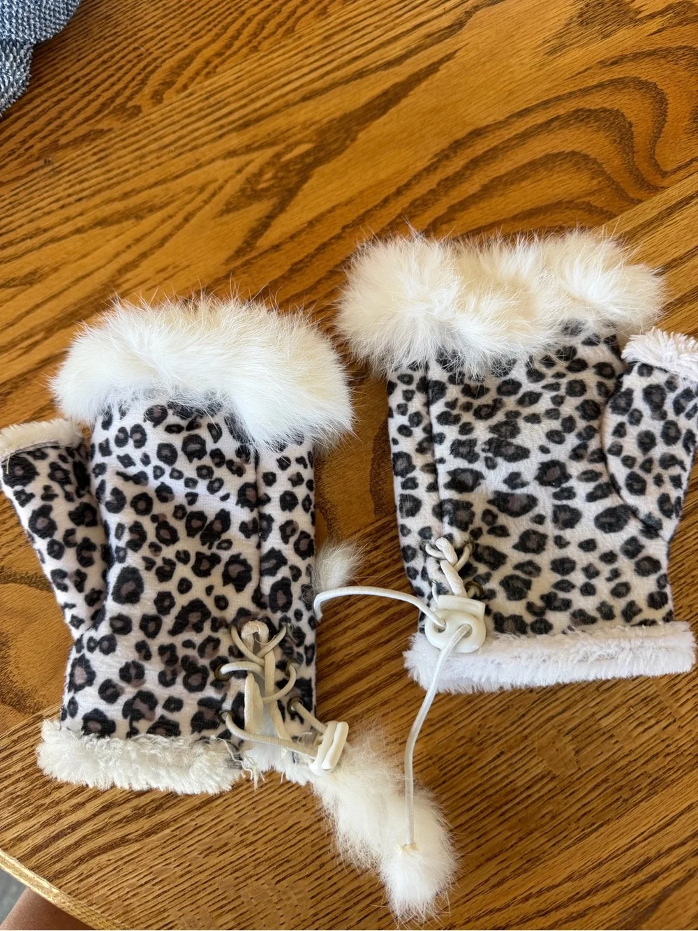 Faux Fur Leopard Print Fingerless Gloves - Cream/Black